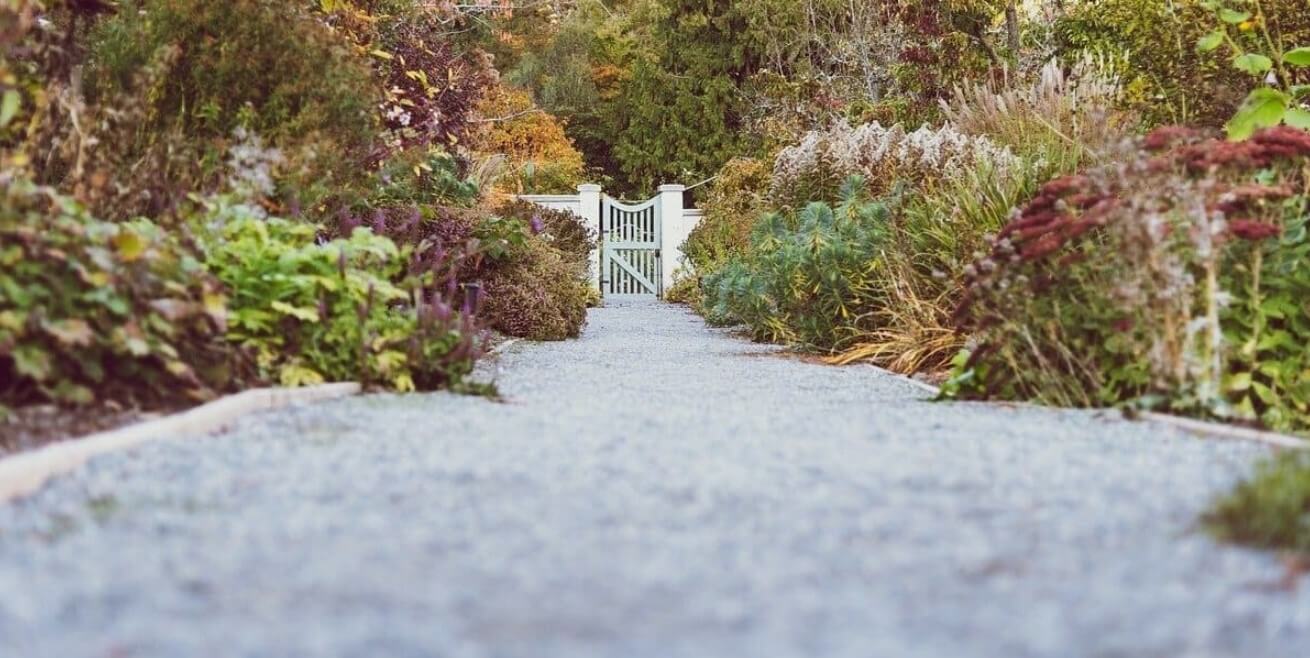 Aménagement d'une allée de jardin