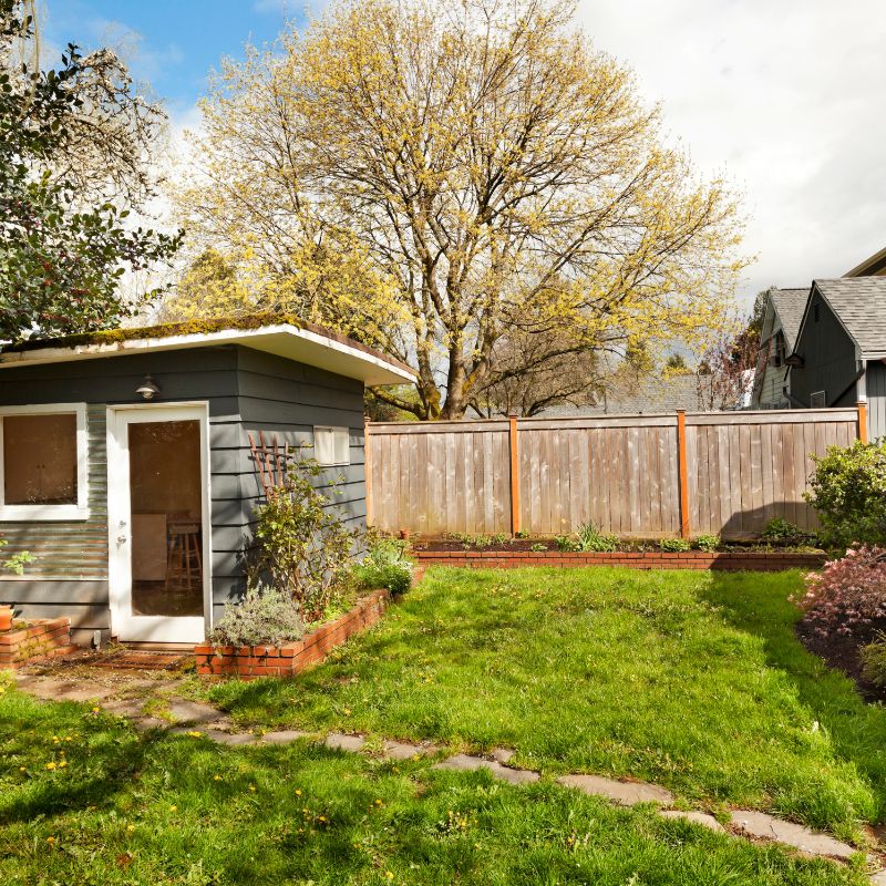 petit jardin et cabanon