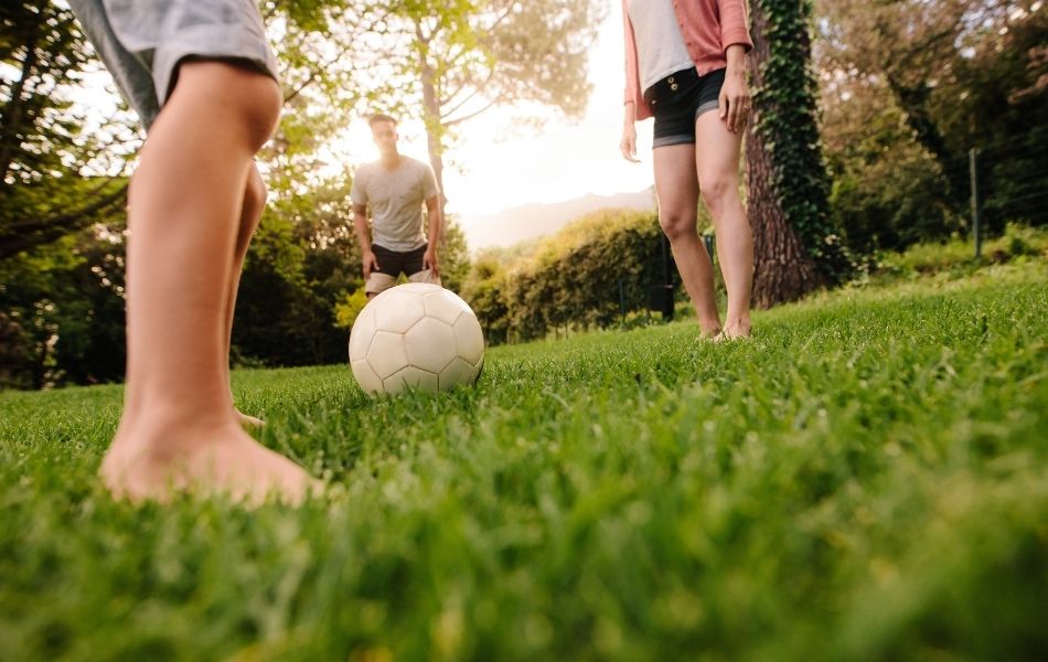 Idées de jeux sportifs ou ballon pour permettre aux enfants de se dépenser au jardin