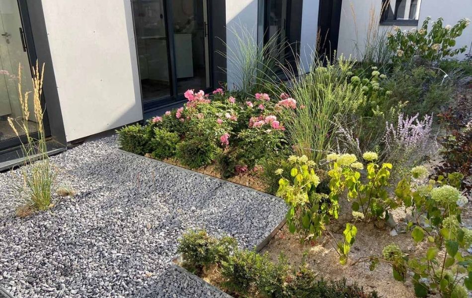 terrasse avec vue sur végétaux