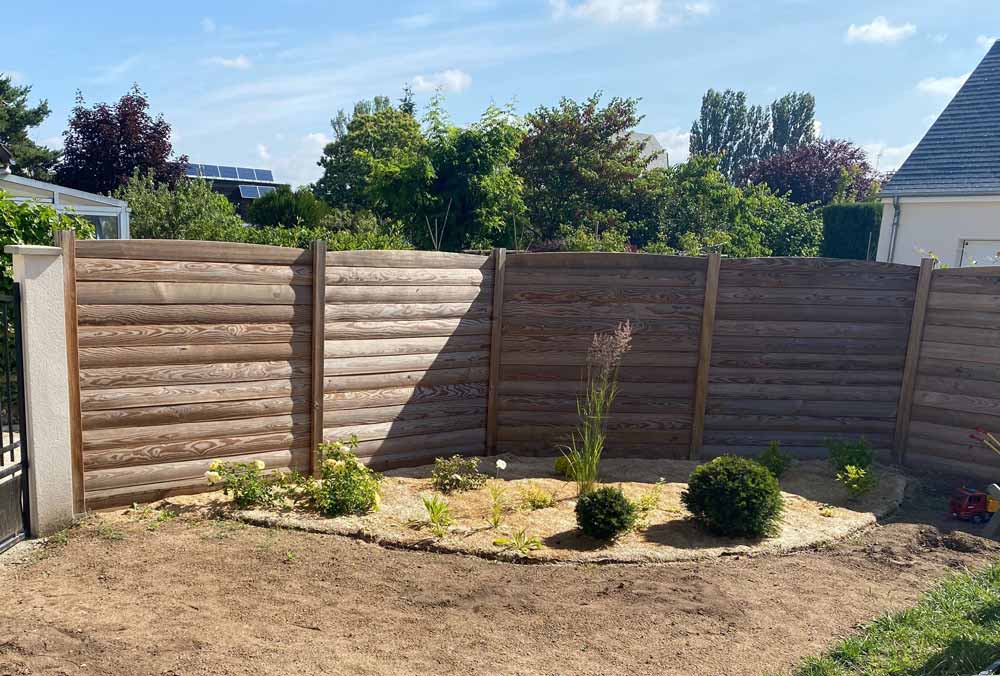 Réalisation avant après jardin anglais Olivet après la plantation