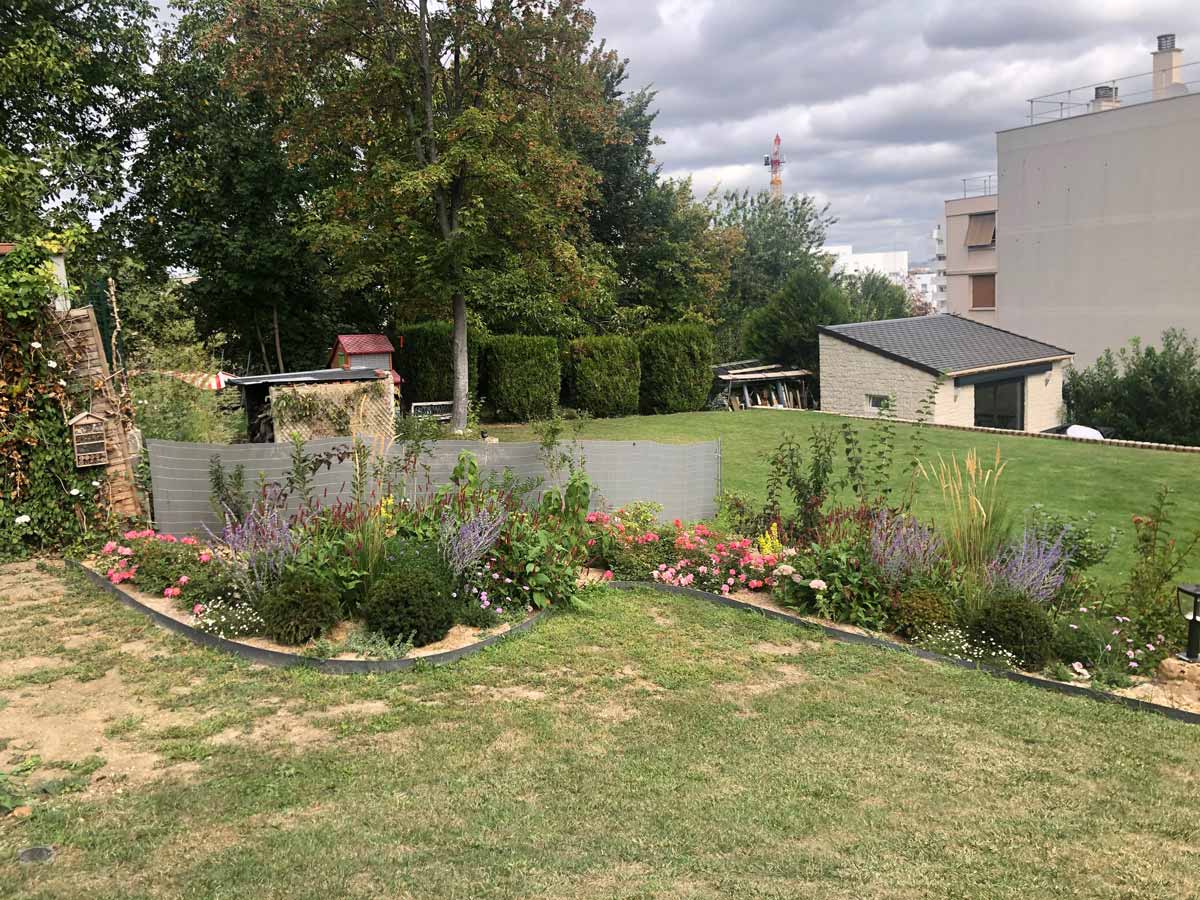 Réalisation avant après jardin anglais à Vitry-sur-Seine après l'installation